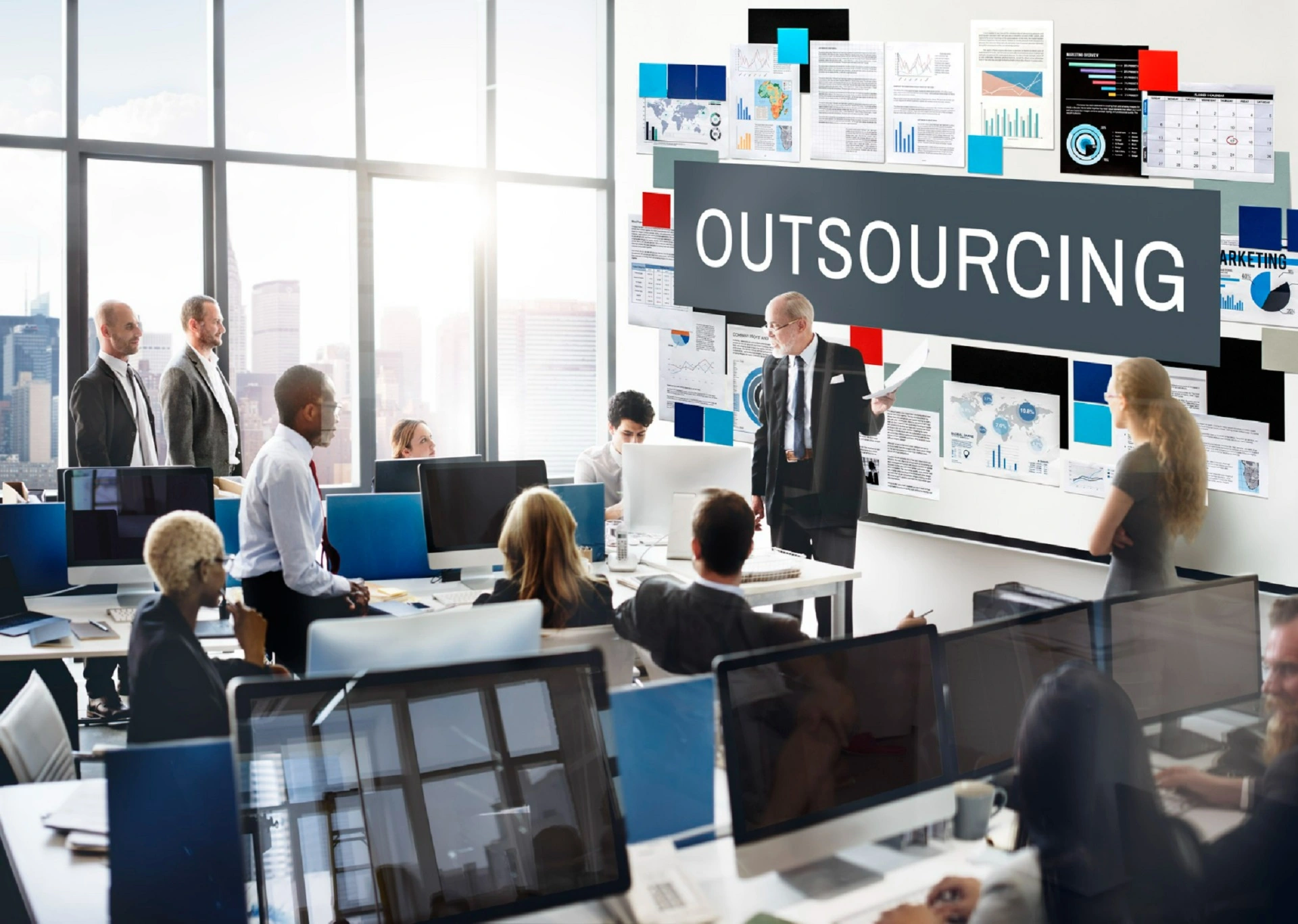 How to Spot and Avoid Software Outsourcing Issues: 7 Critical Signs